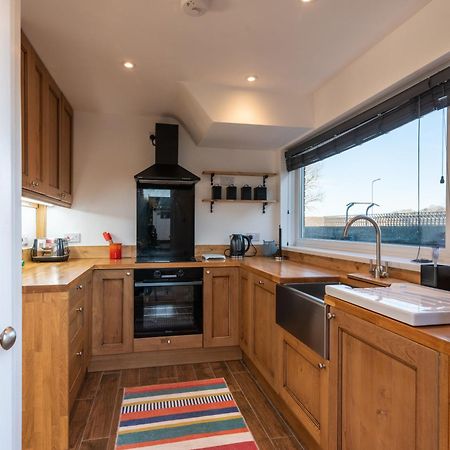 Port View House 3-Bedroom Self Catering Family Home With Garden Near Cardiff Exteriör bild