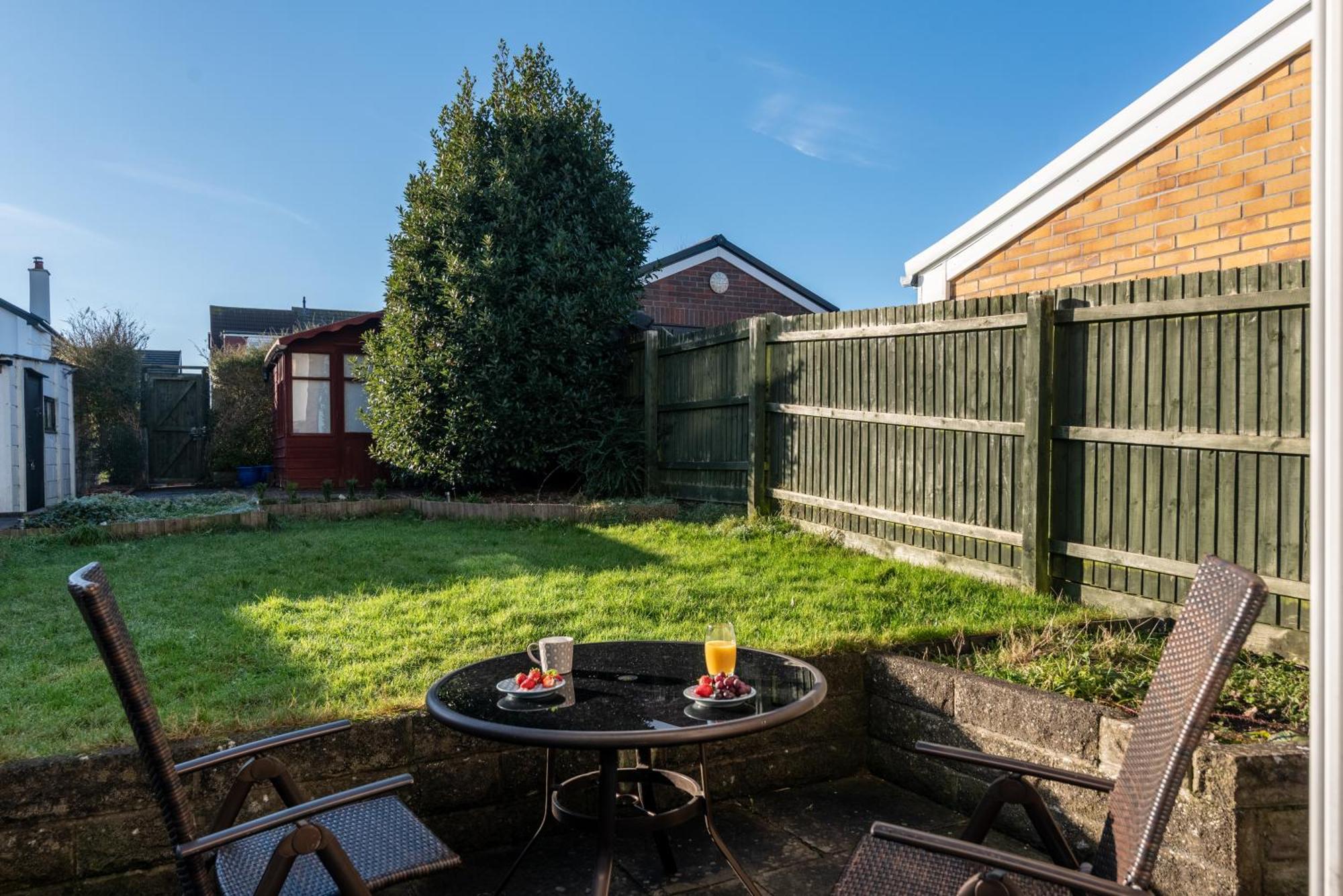 Port View House 3-Bedroom Self Catering Family Home With Garden Near Cardiff Exteriör bild